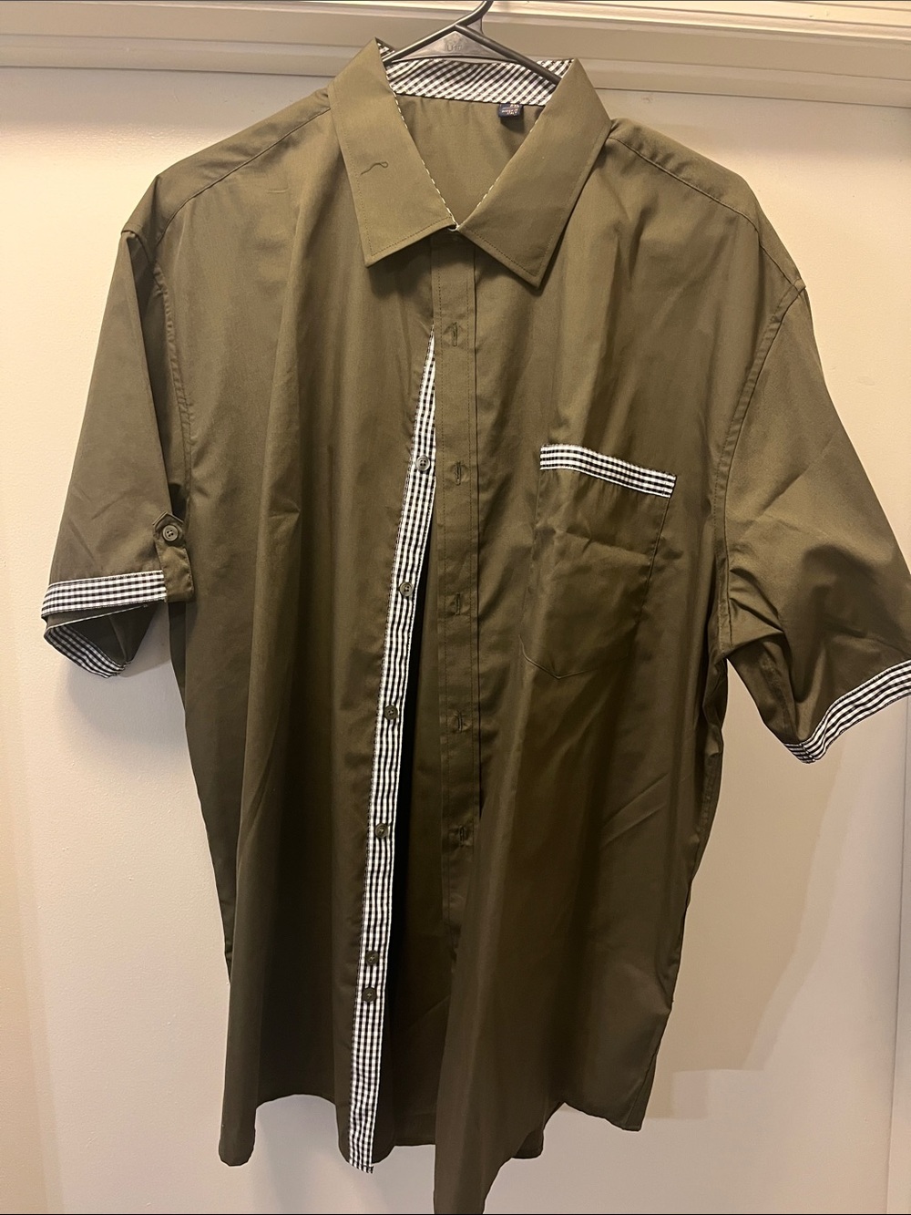 Olive Green Short-Sleeve Men’s Button-Up Shirt